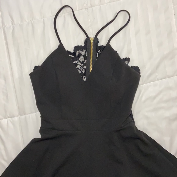 Size 7/8 special occasion dress/ black/ lace - Picture 2 of 6